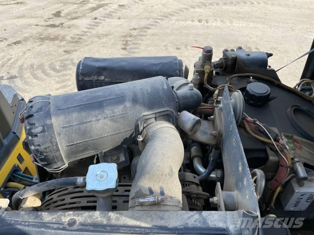 Bomag BW 100 AD-5 雙輪滾壓機