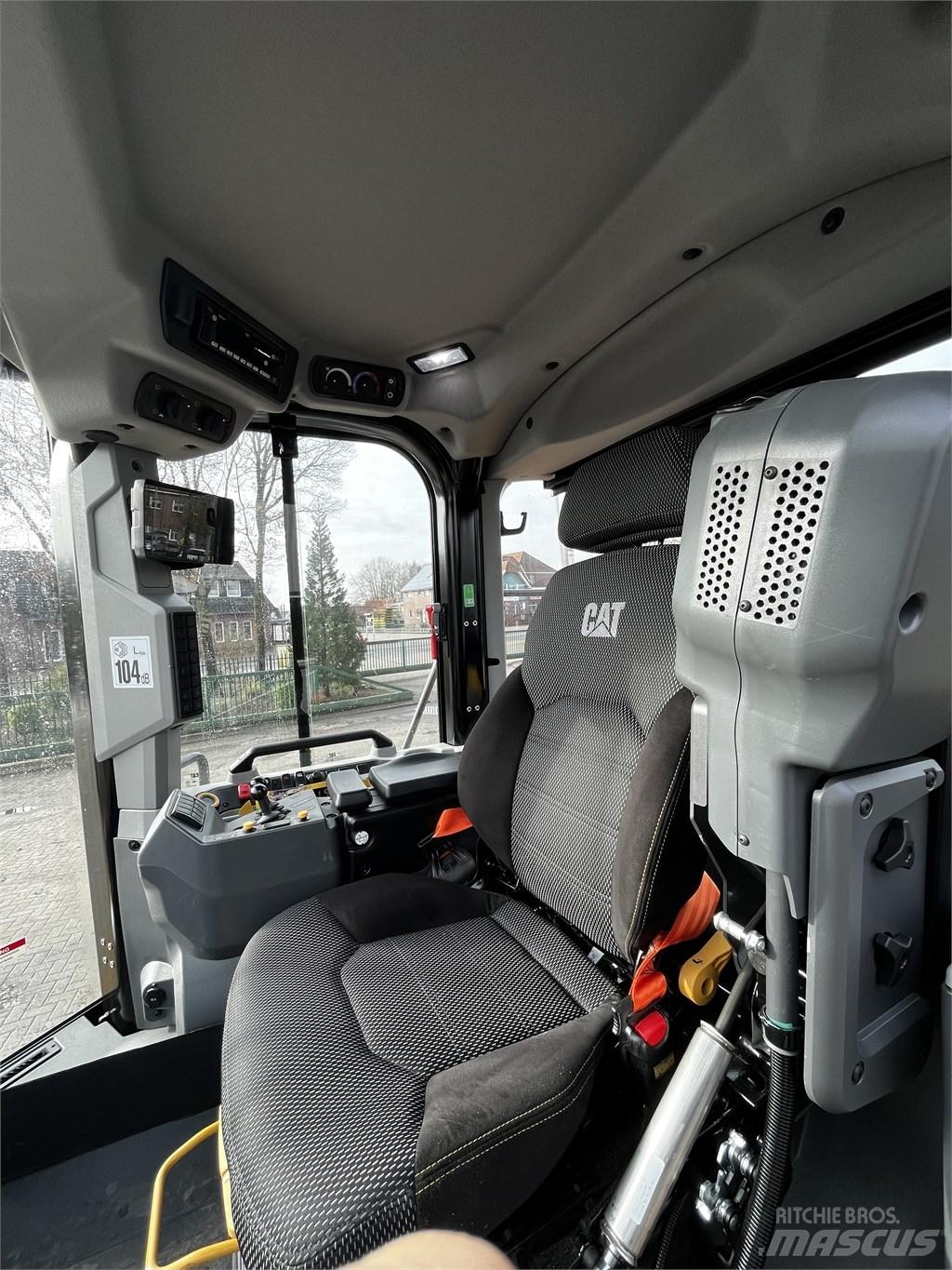 CAT 962 輪胎式裝載機