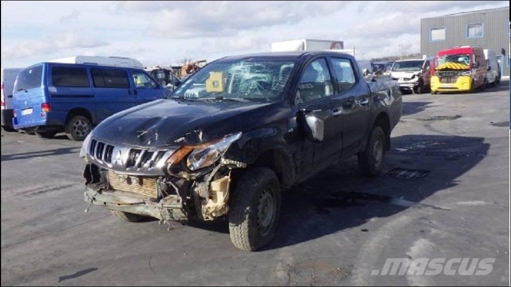 Mitsubishi L 200 4 皮卡.傳統半斗卡車/側卸板