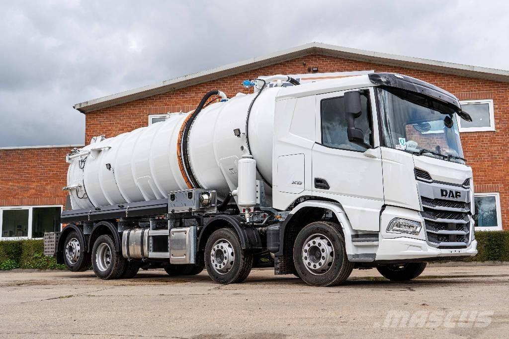 DAF XD 450 FAX 8x2 運油車