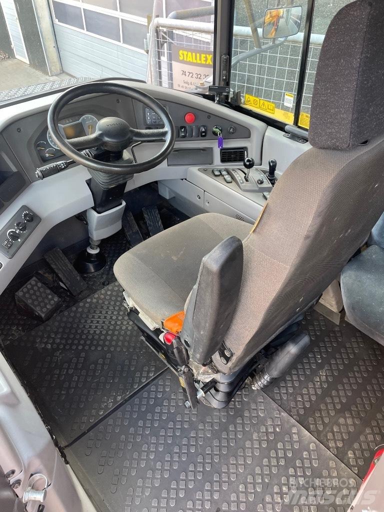 Volvo A30G 鉸接式起吊車