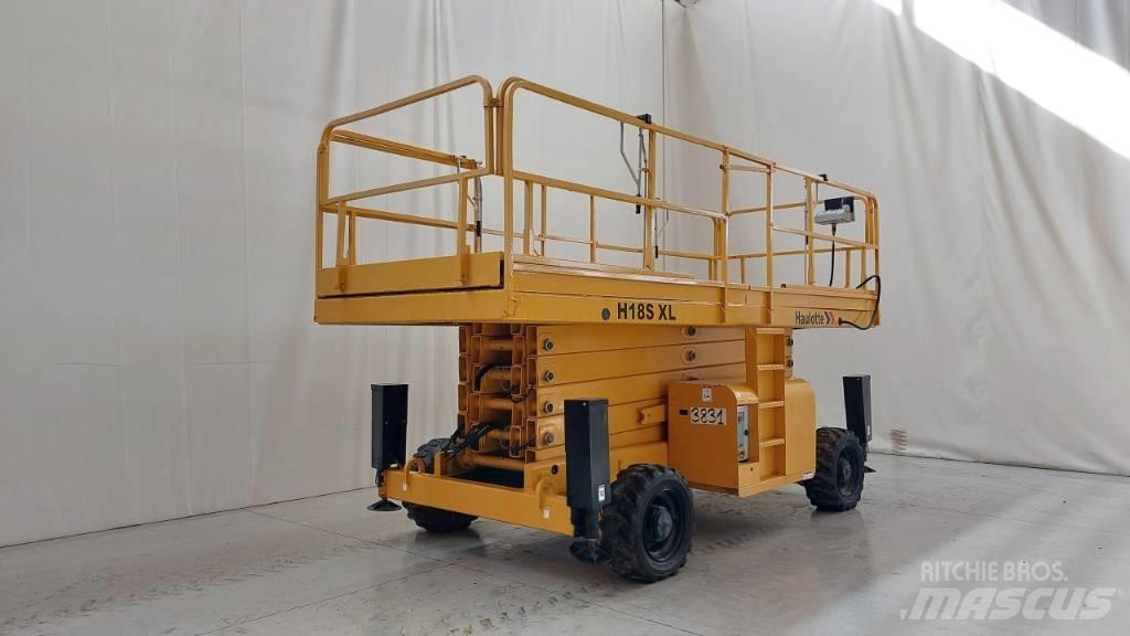 Haulotte HA 18 SXL 剪式升降機