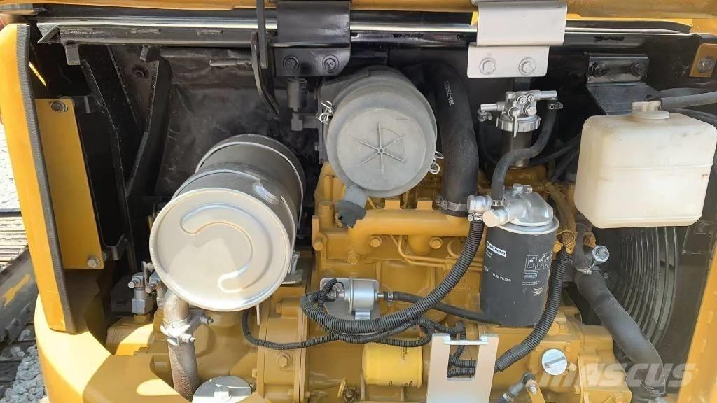 CAT 304 CR 小型挖土機/掘鑿機<7t(小型挖掘機)