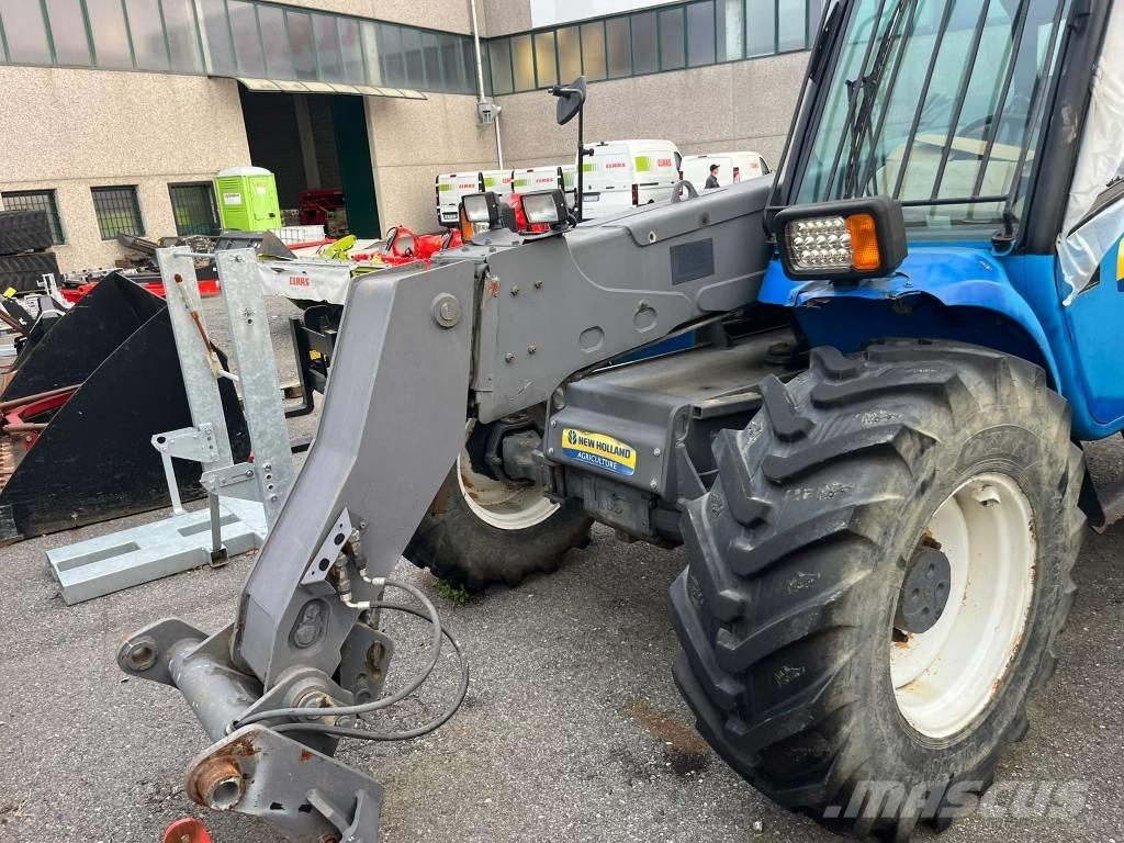 New Holland LM 430 農業用伸縮臂裝載機