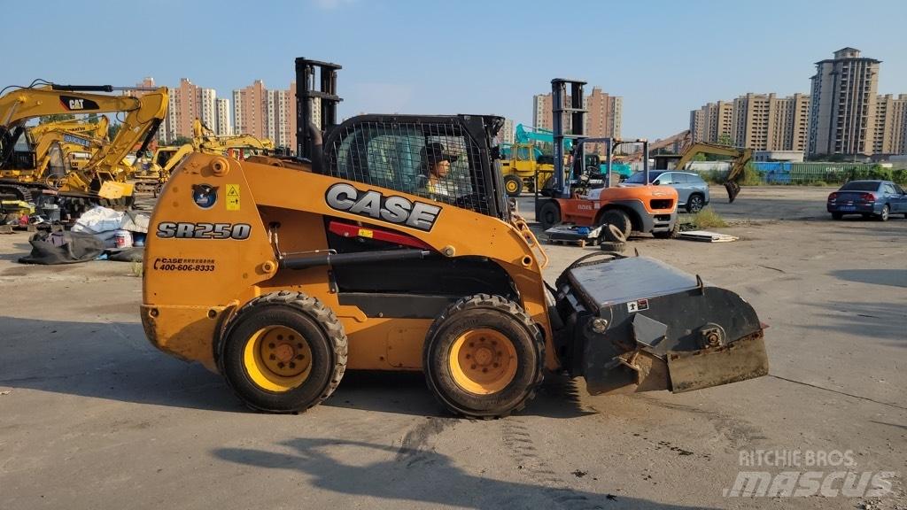 CASE SR 250 滑移轉向裝載機