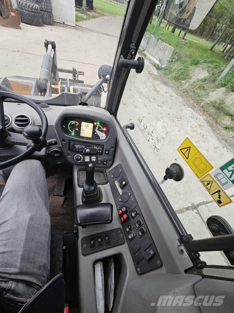 CASE 321F 輪胎式裝載機