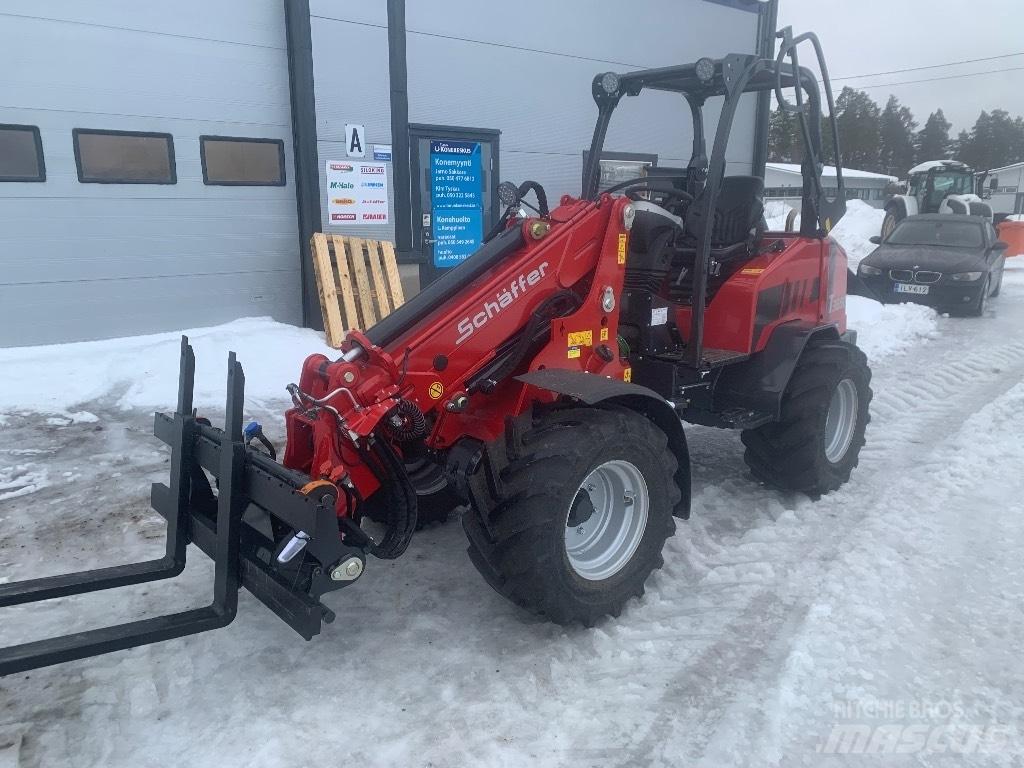Schäffer 3650T 農業用伸縮臂裝載機