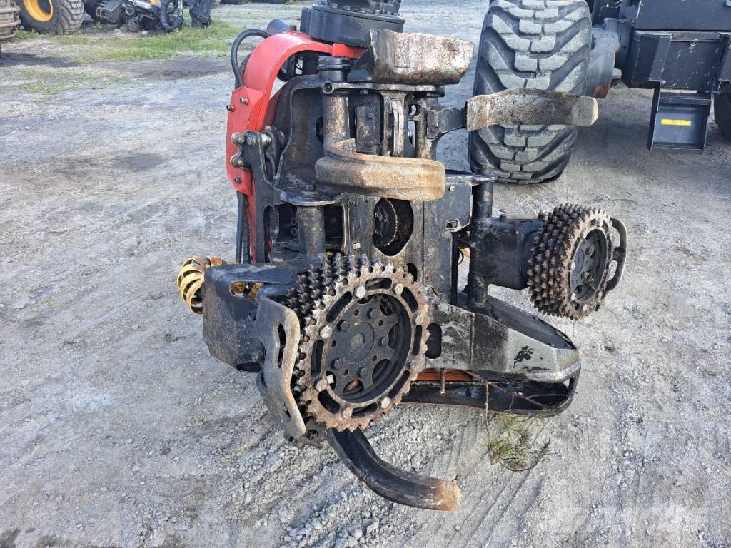 Komatsu 911 收穫機