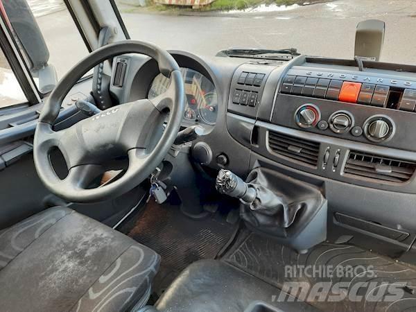 Iveco 120E22 商用底盤車