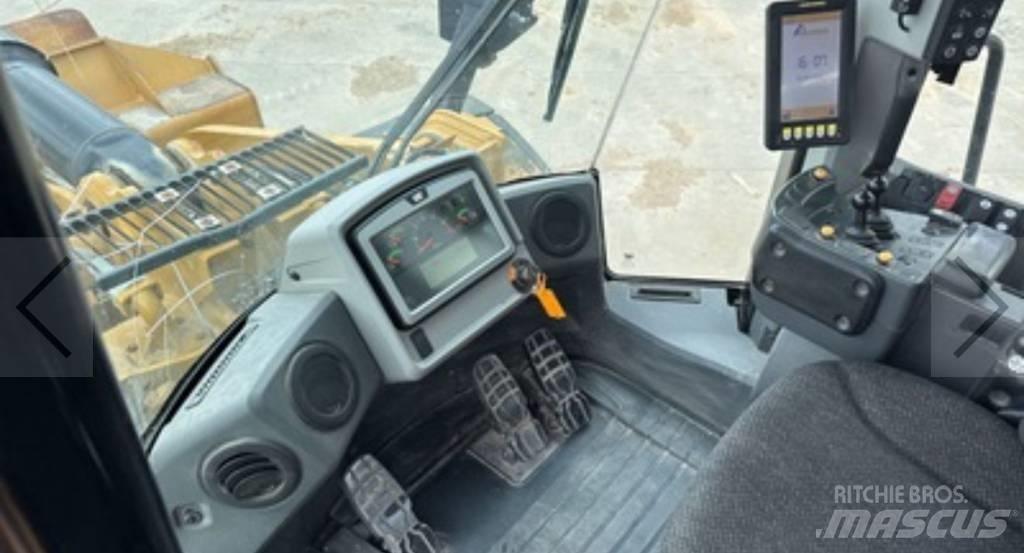 CAT 966 M 輪胎式裝載機
