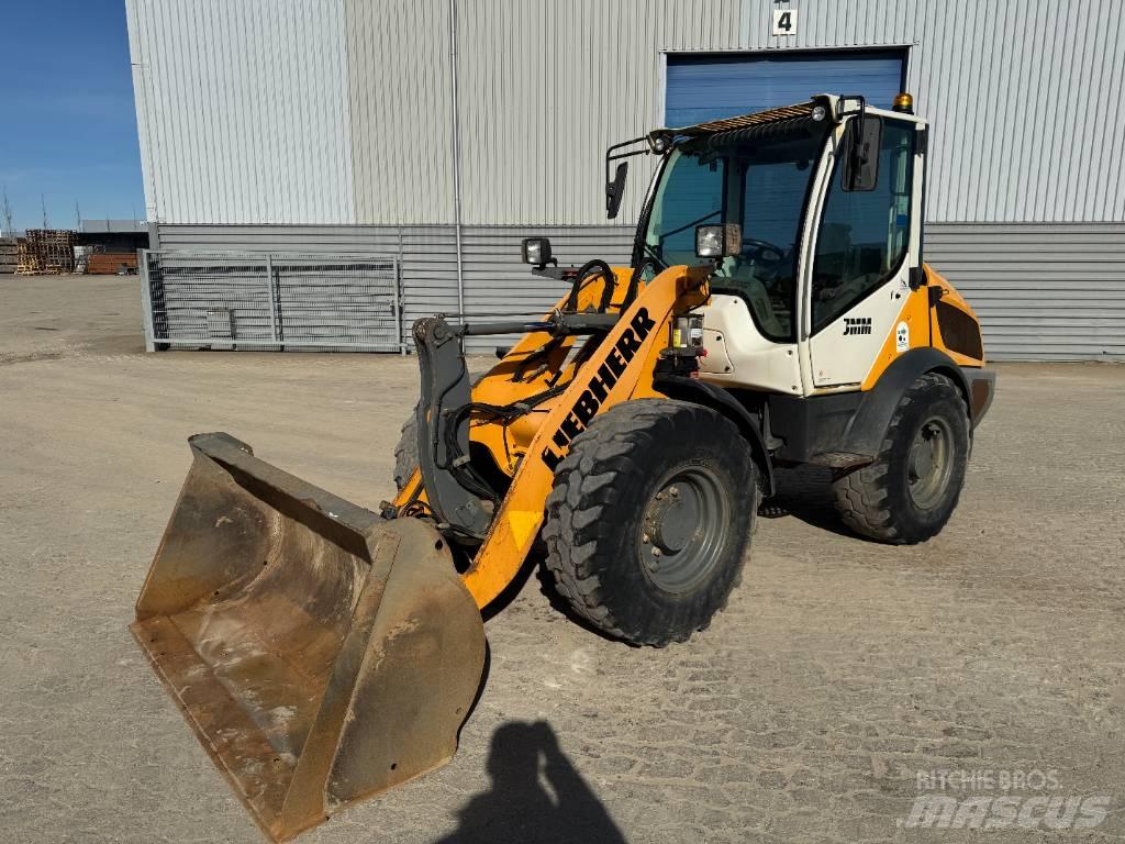 Liebherr L 506 輪胎式裝載機