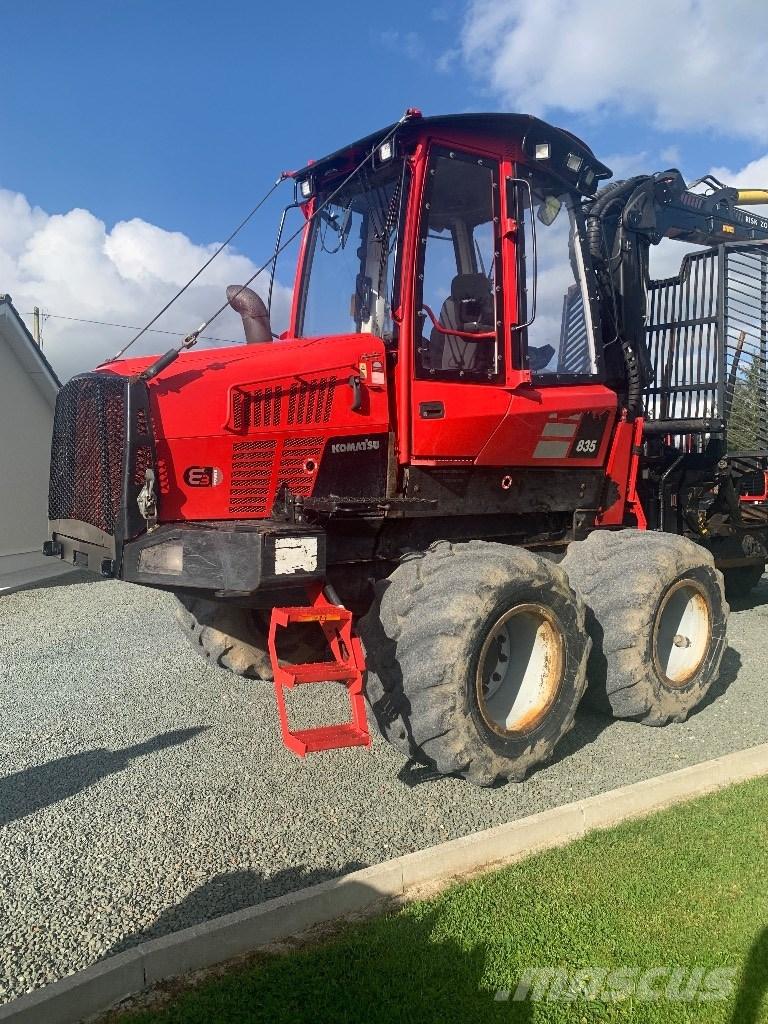 Komatsu 835 集運機