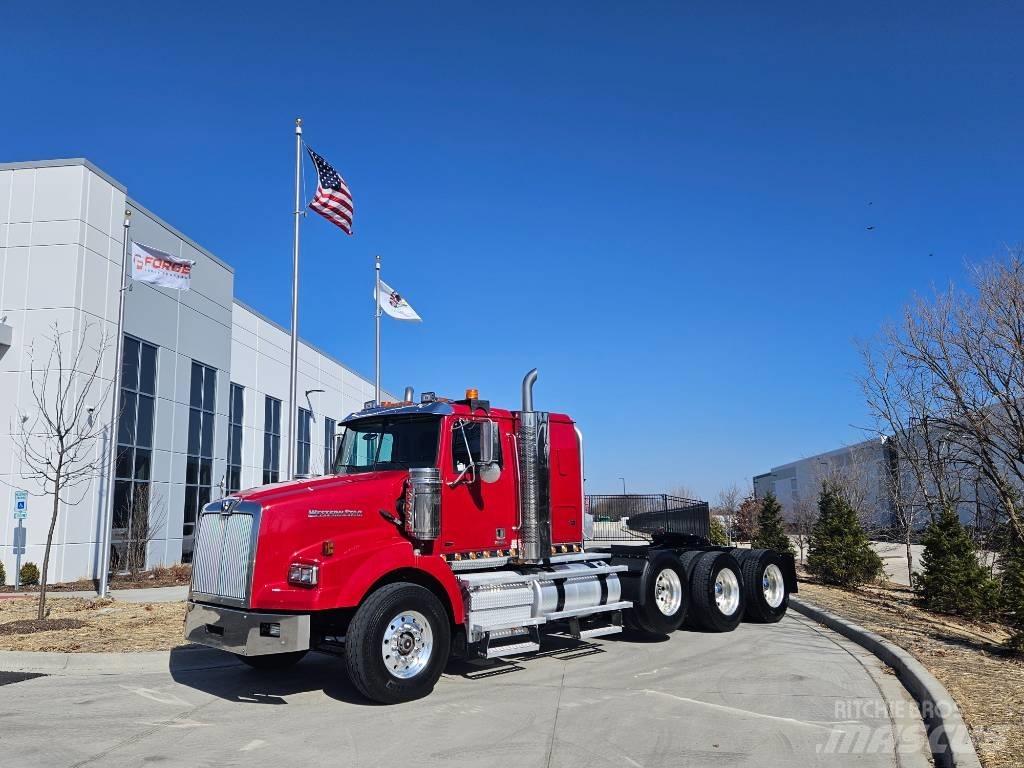 Western Star 4900 SB 曳引機組件