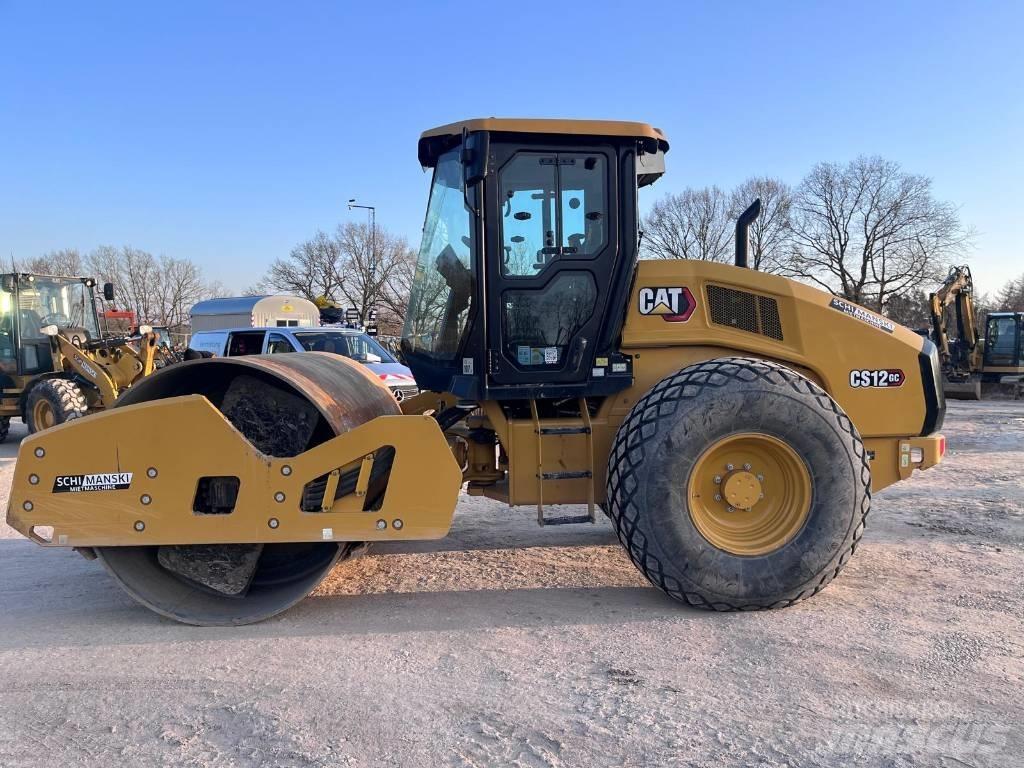 CAT CS12 GC 土壤壓實機