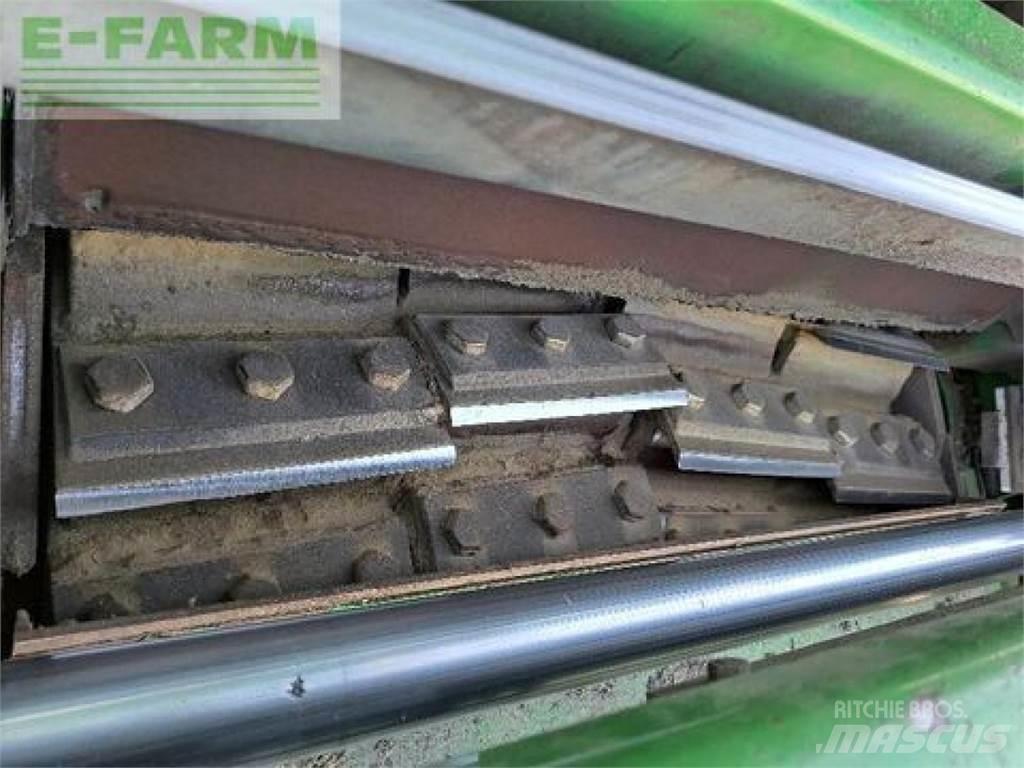 John Deere 7750 自走式飼料採集機