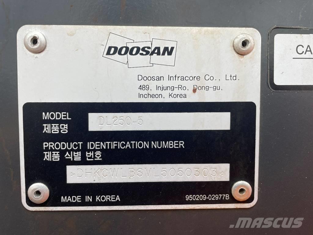 Doosan DL 250 輪胎式裝載機