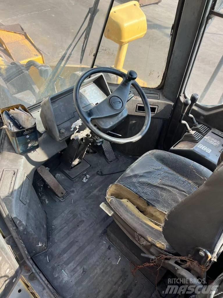 Komatsu WA 470 輪胎式裝載機