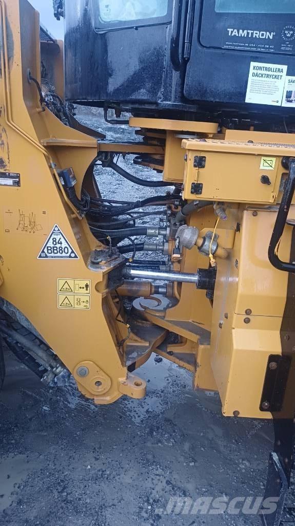 CAT 982 M 輪胎式裝載機