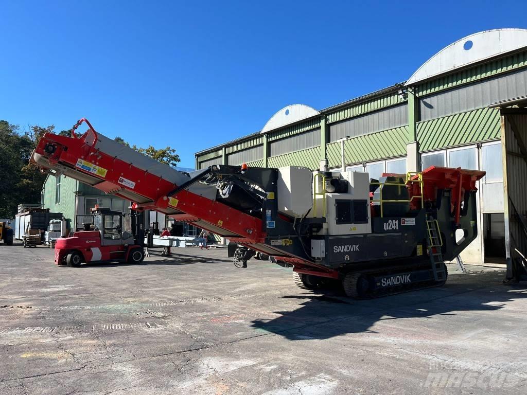 Sandvik QJ 241 移動式壓碎機