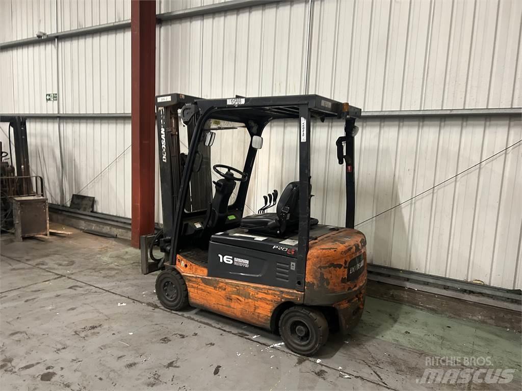 Doosan B16X-5 電動堆高機