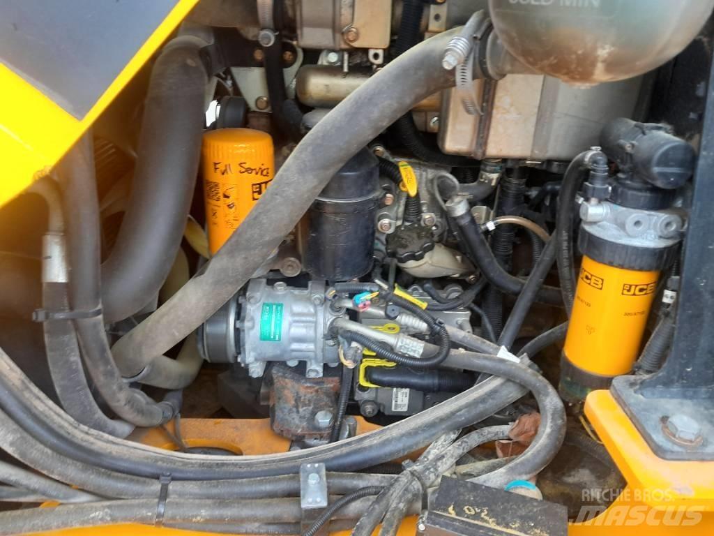 JCB TM 320 農業用伸縮臂裝載機