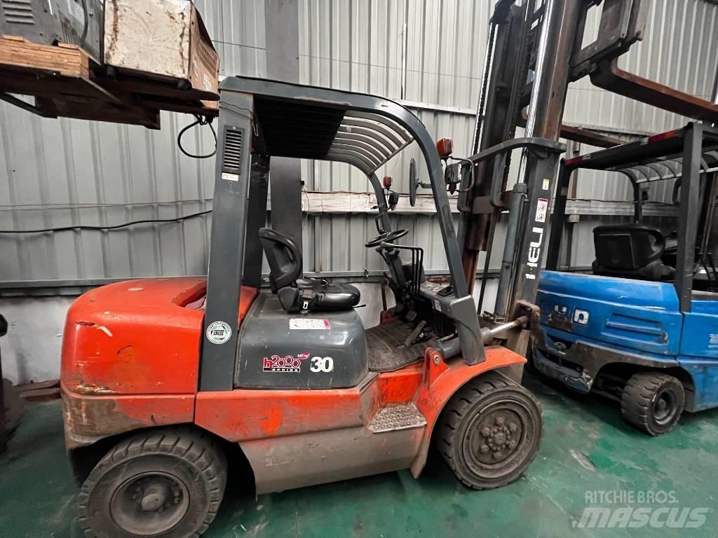 Heli CPCD 30 柴油卡車