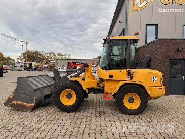 Volvo L 35 GS 輪胎式裝載機