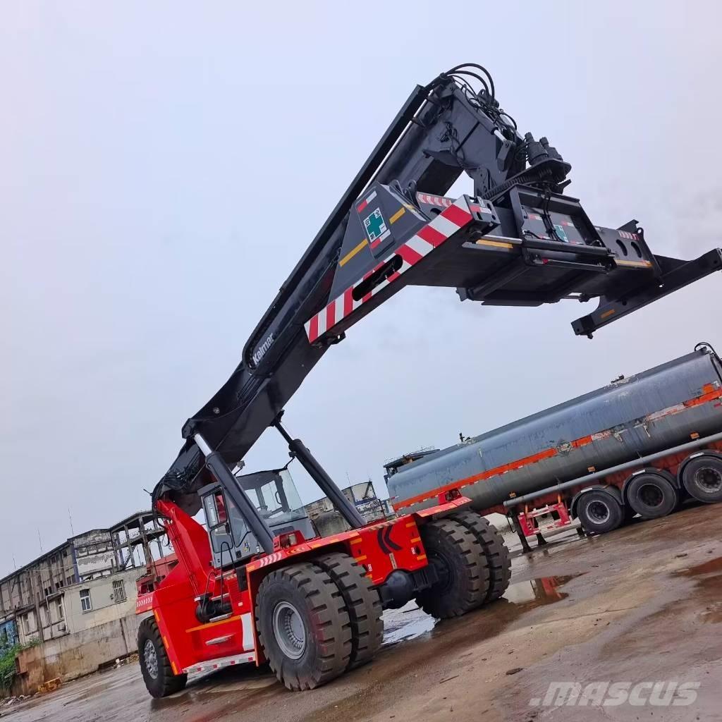 Kalmar DRF450 前伸型堆積機