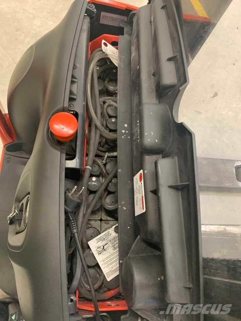 Linde L12 行走控制式堆積機
