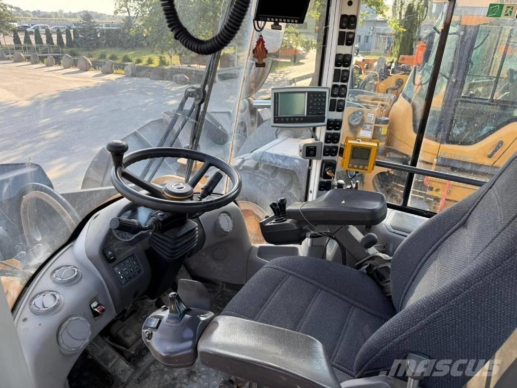 Volvo L 220 H 輪胎式裝載機