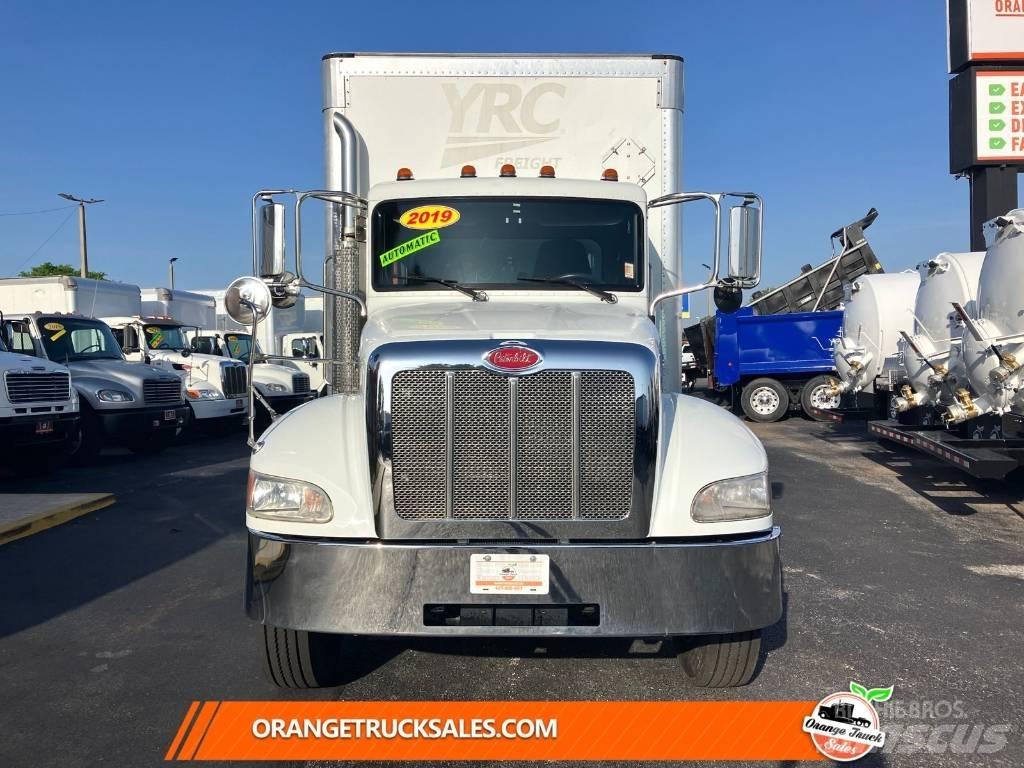 Peterbilt 337 貨箱式卡車