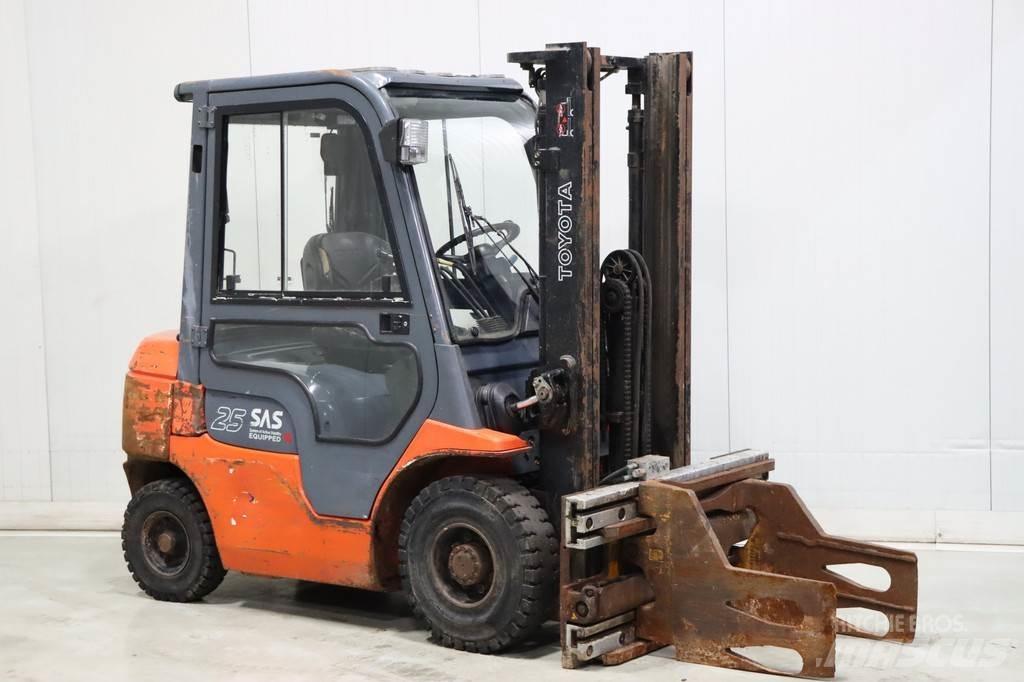 Toyota 62-7FDF25 柴油卡車