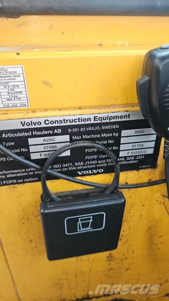 Volvo A 25 C 鉸接式起吊車