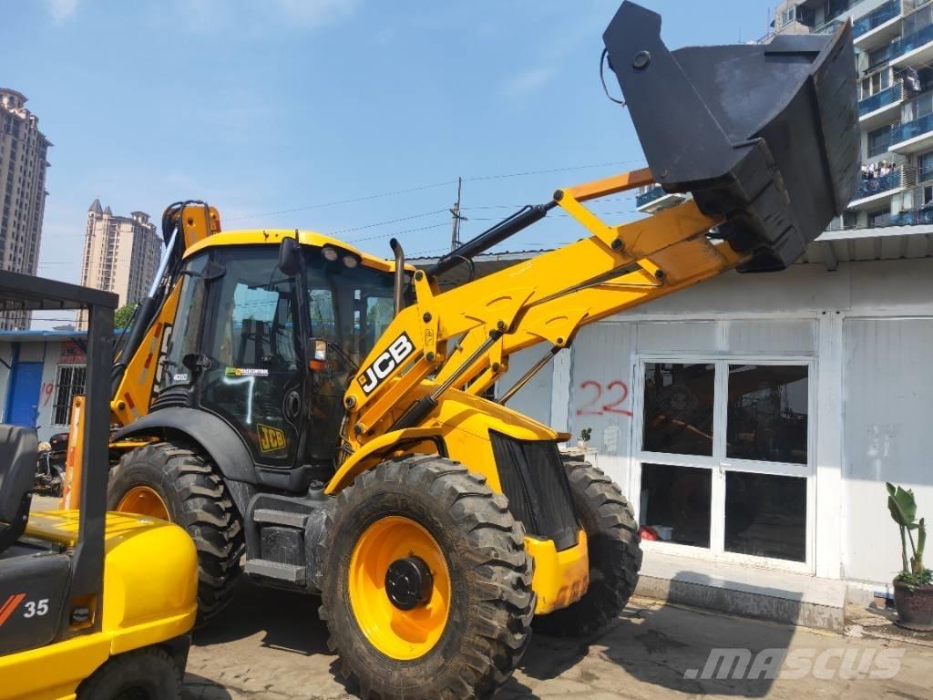 JCB 4CX 反鏟裝載機