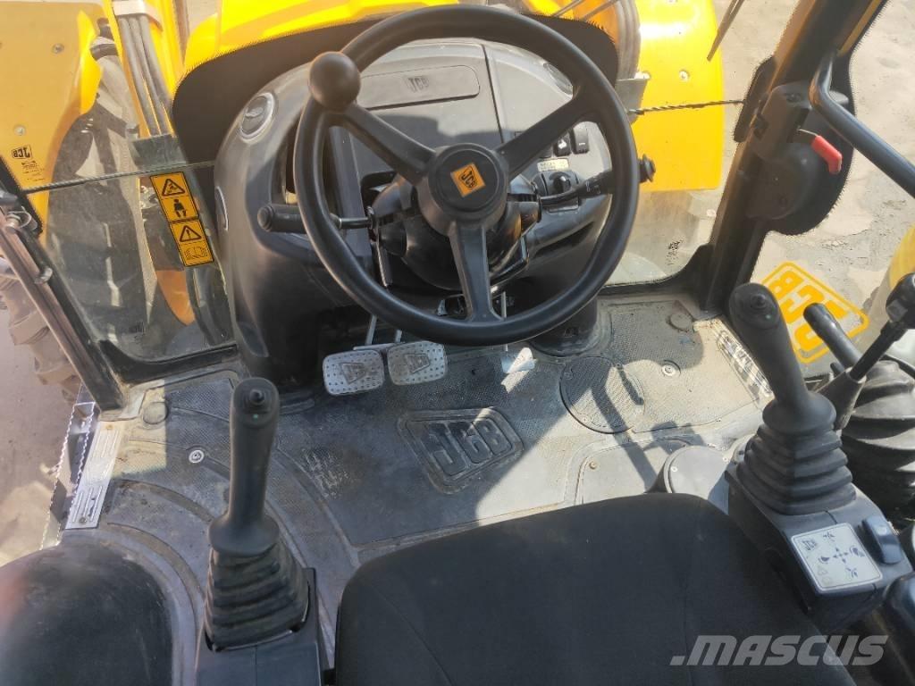 JCB 4CX 反鏟裝載機