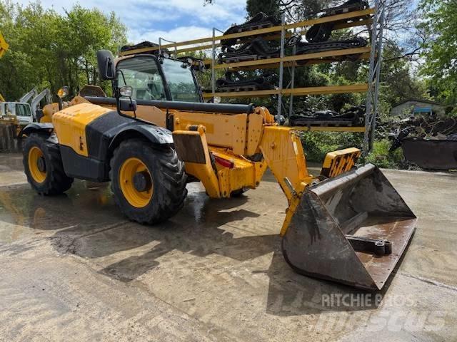 JCB 540-140 伸縮臂操作車