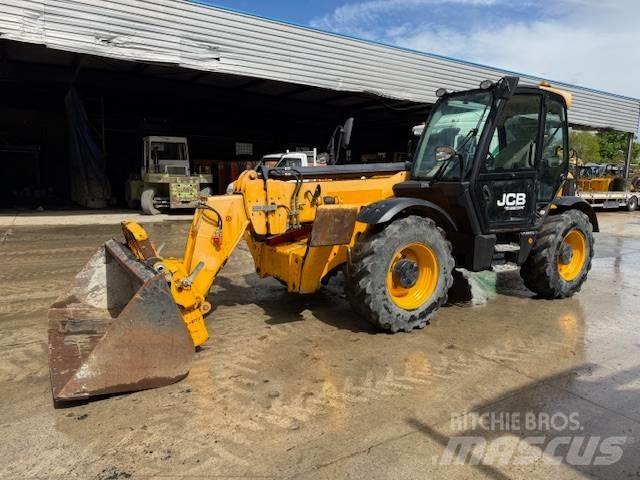 JCB 540-140 伸縮臂操作車