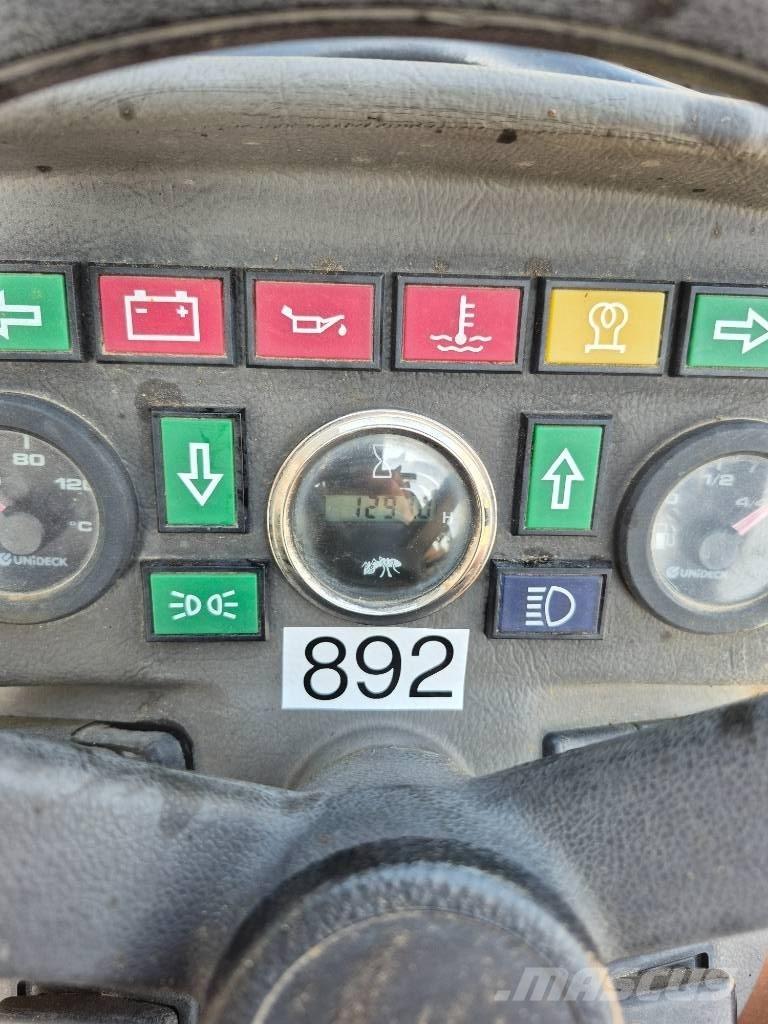 GiANT V 452 T HD 小型裝載機