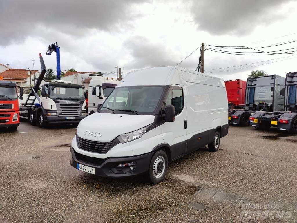 Iveco Daily 35 S 16 廂式貨物運輸車