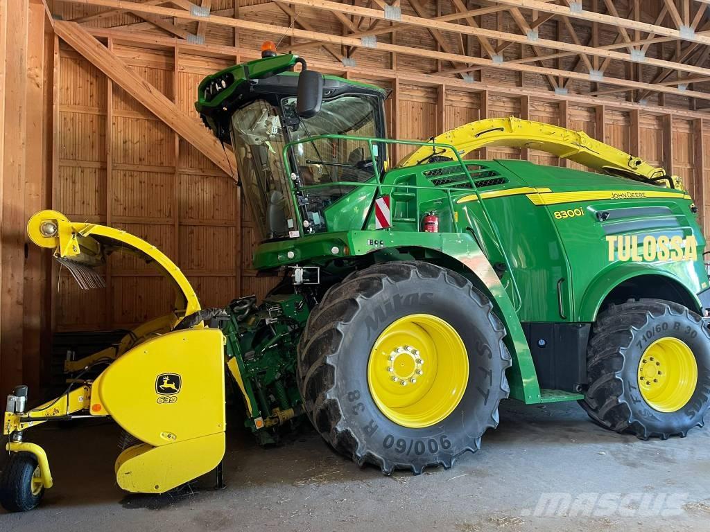 John Deere 8300 自走式飼料採集機
