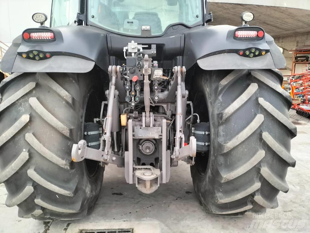 CLAAS Axion 810 曳引機