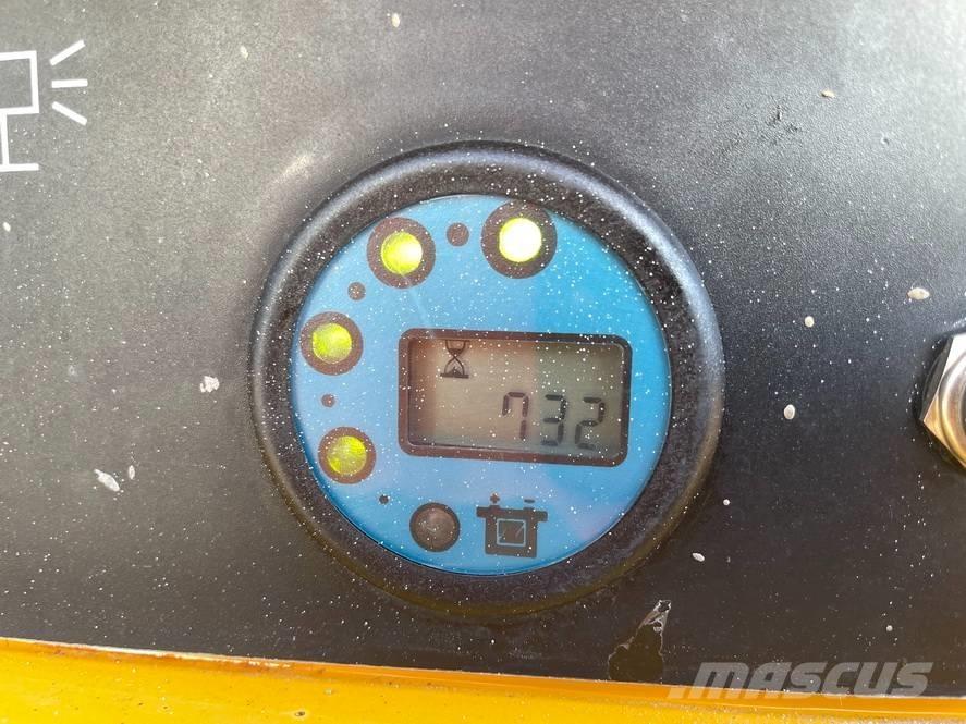 Haulotte Compact 10 剪式升降機