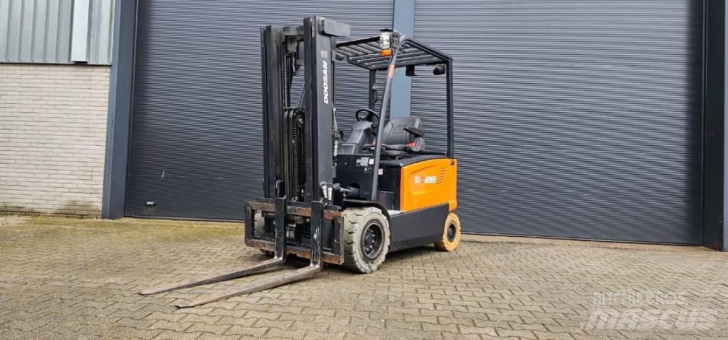 Doosan B 25 X-7 電動堆高機