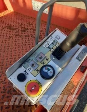SkyJack SJ III 4626 剪式升降機