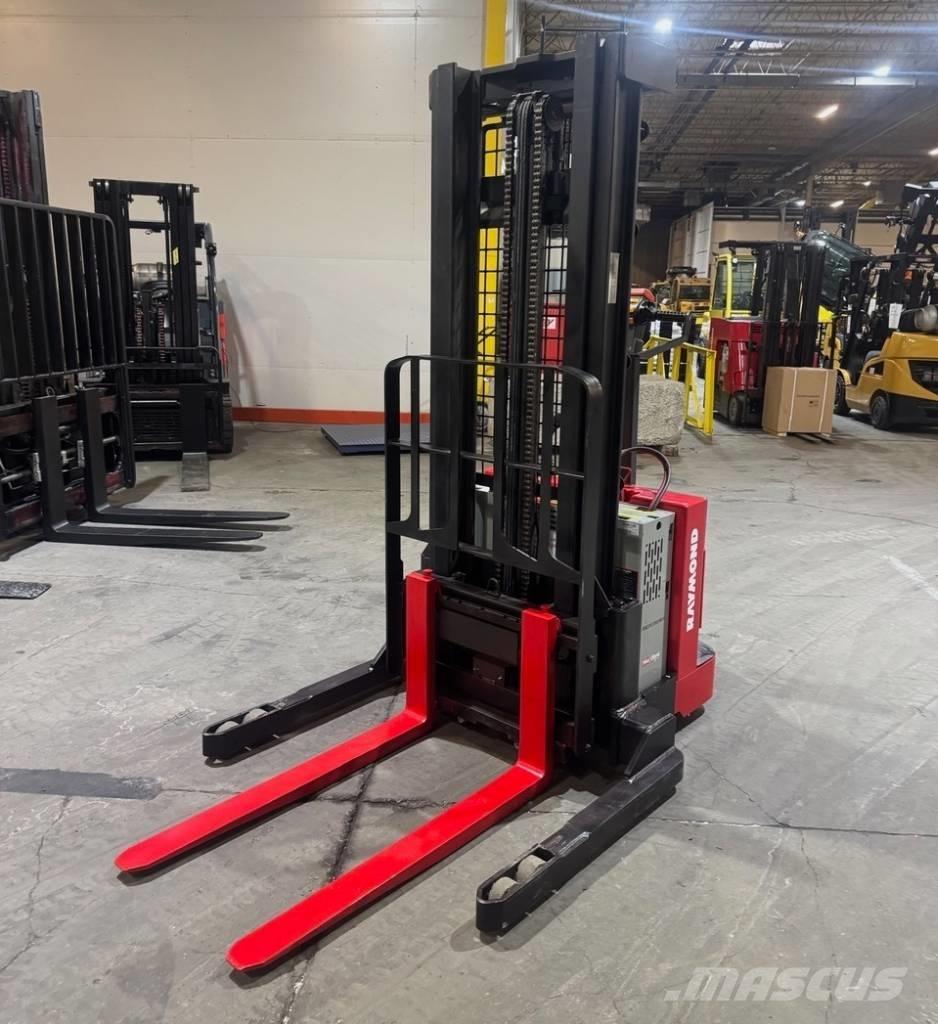 Raymond RSS40 自走式堆積機