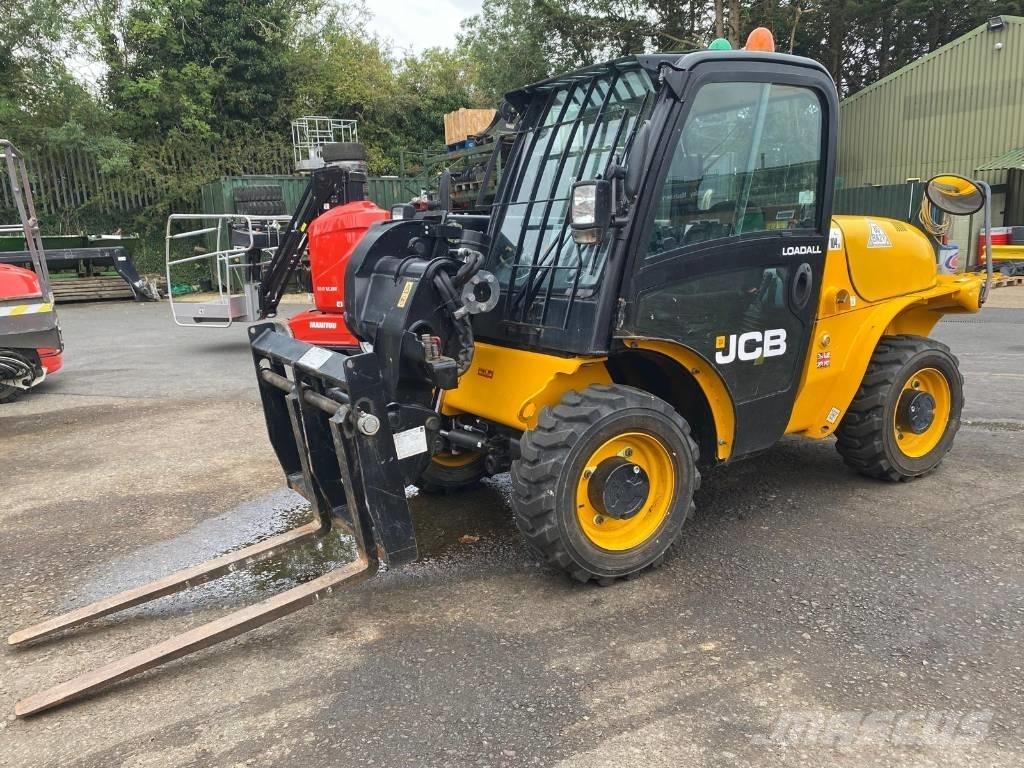 JCB 520-40 伸縮臂操作車