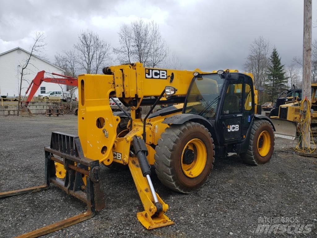 JCB 512-56 伸縮臂操作車