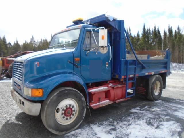 International 8100 傾卸式卡車