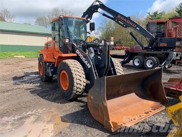 Doosan DL220-5 輪胎式裝載機