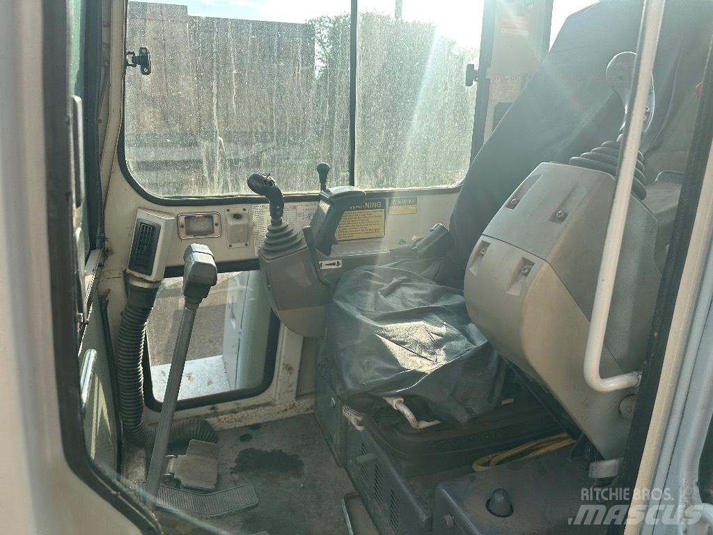 Takeuchi TB 125 小型挖土機/掘鑿機<7t(小型挖掘機)